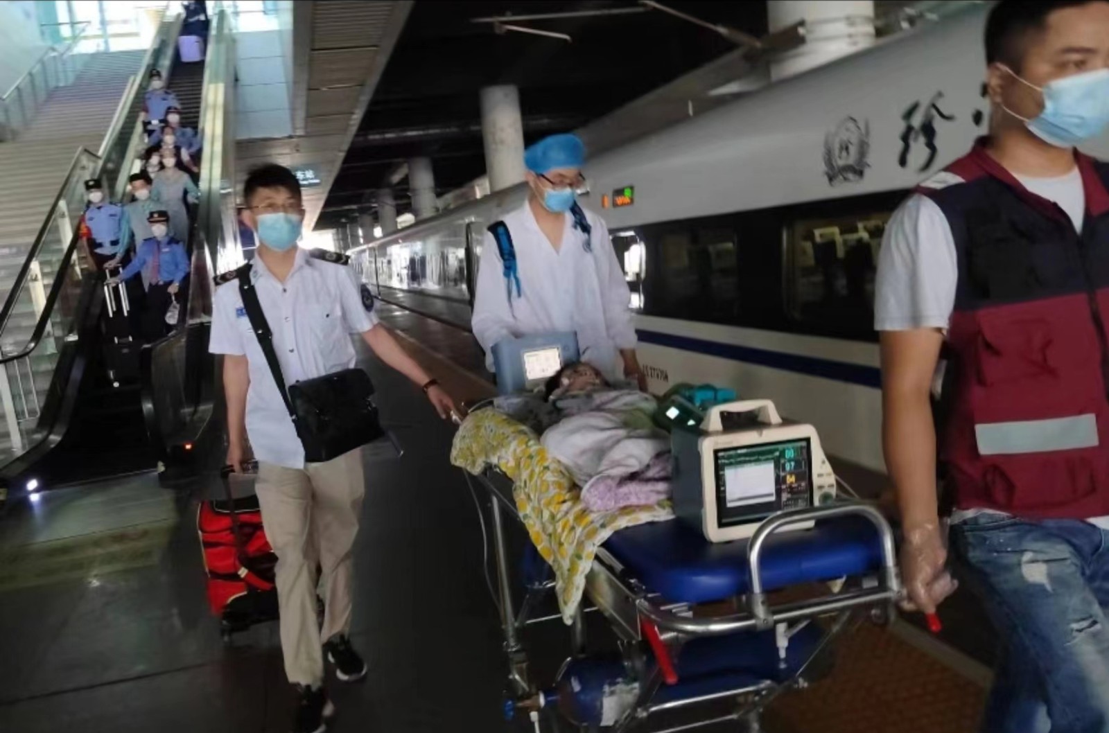 金秀高铁转运公司